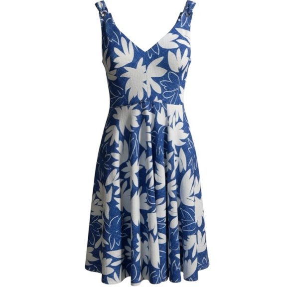 Hutch Dresses & Skirts - Anthropologie Hutch Blue White Floral Fit & Flare V-Neck Size 6